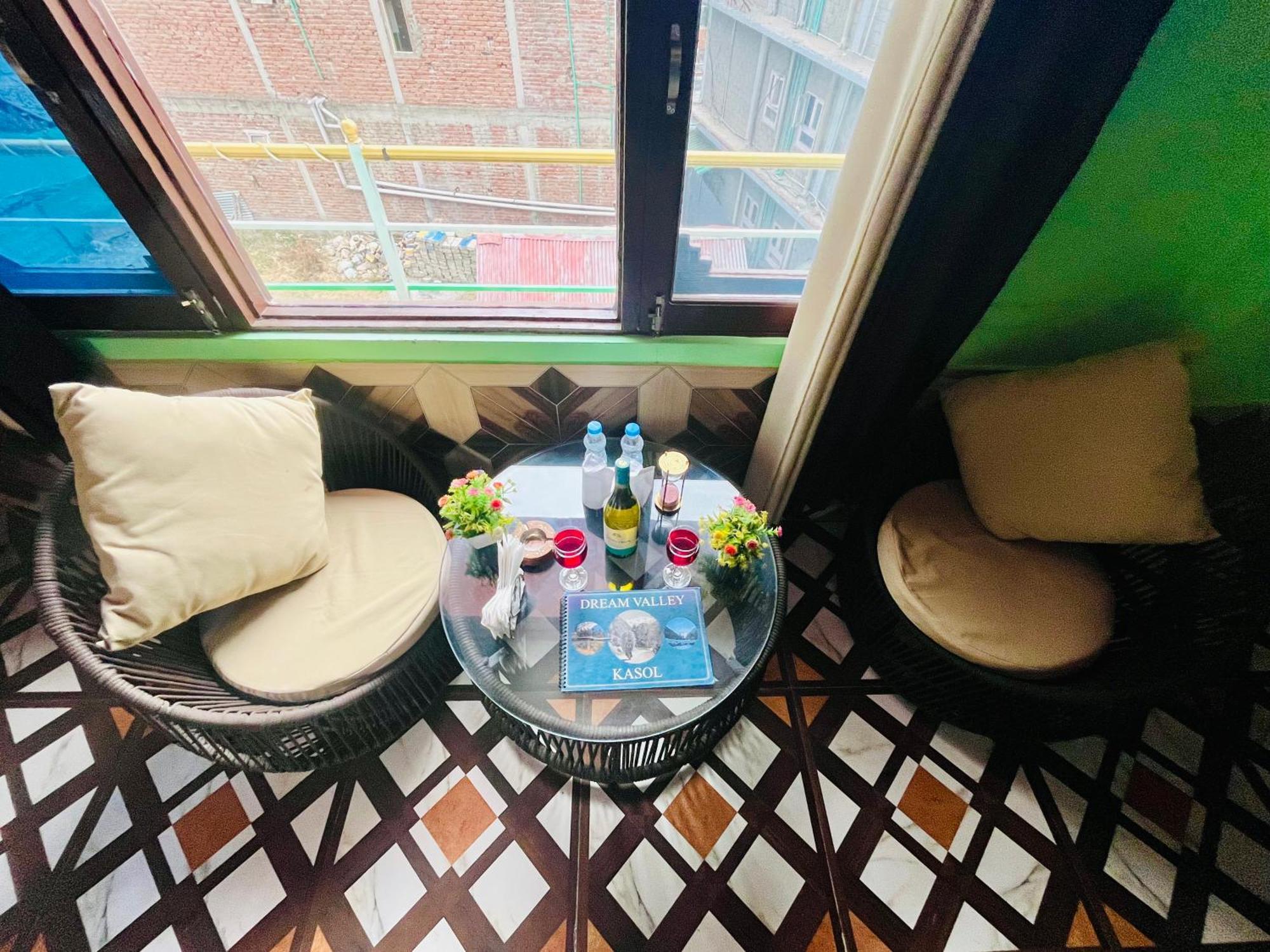 Hotel Brownie River View Касоль Екстер'єр фото