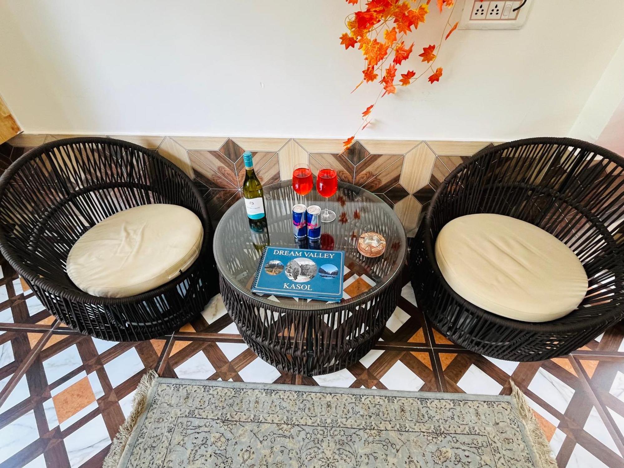Hotel Brownie River View Касоль Екстер'єр фото